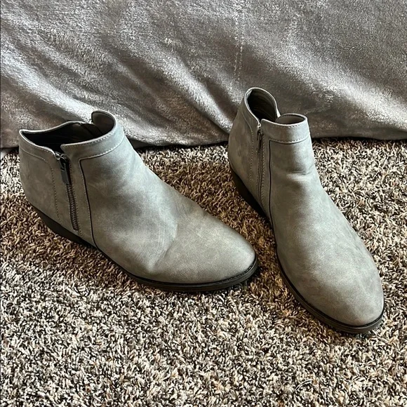 Maurices Gray Ankle Booties - Picture 1 of 1